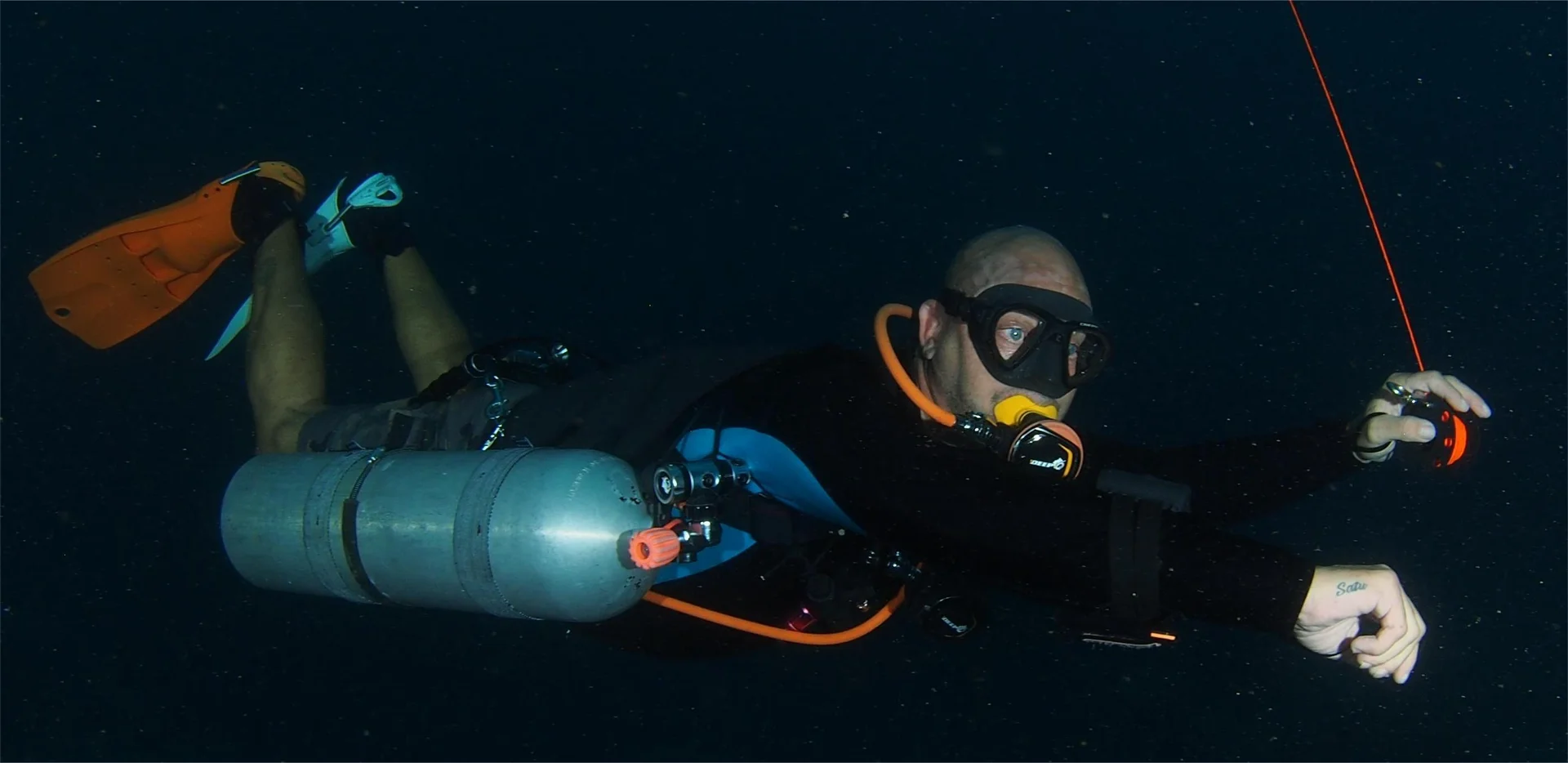 Sidemount Authority instructor in open water